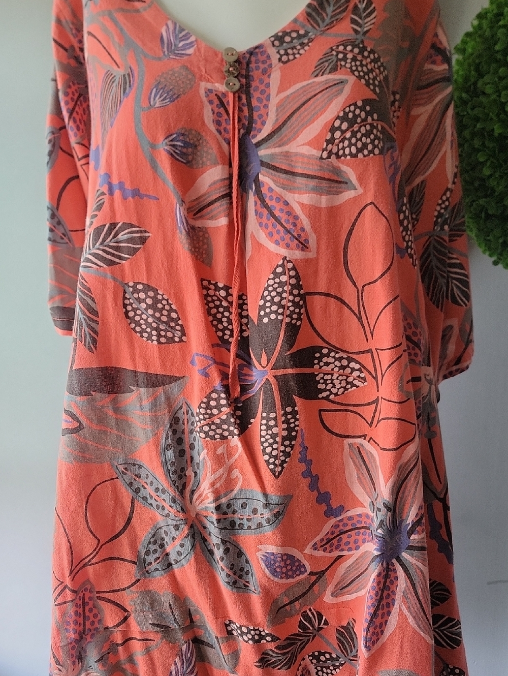 Women’s Floral V-Neck Tunic Top in Coral - Picture 3 of 12